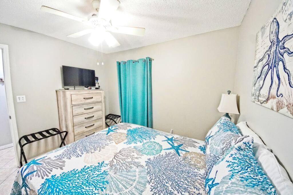 Private With Seasonal Chair Service And Heated Pool * Destin