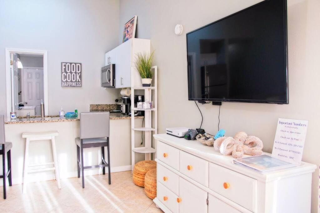 Private With Seasonal Chair Service And Heated Pool Apartment