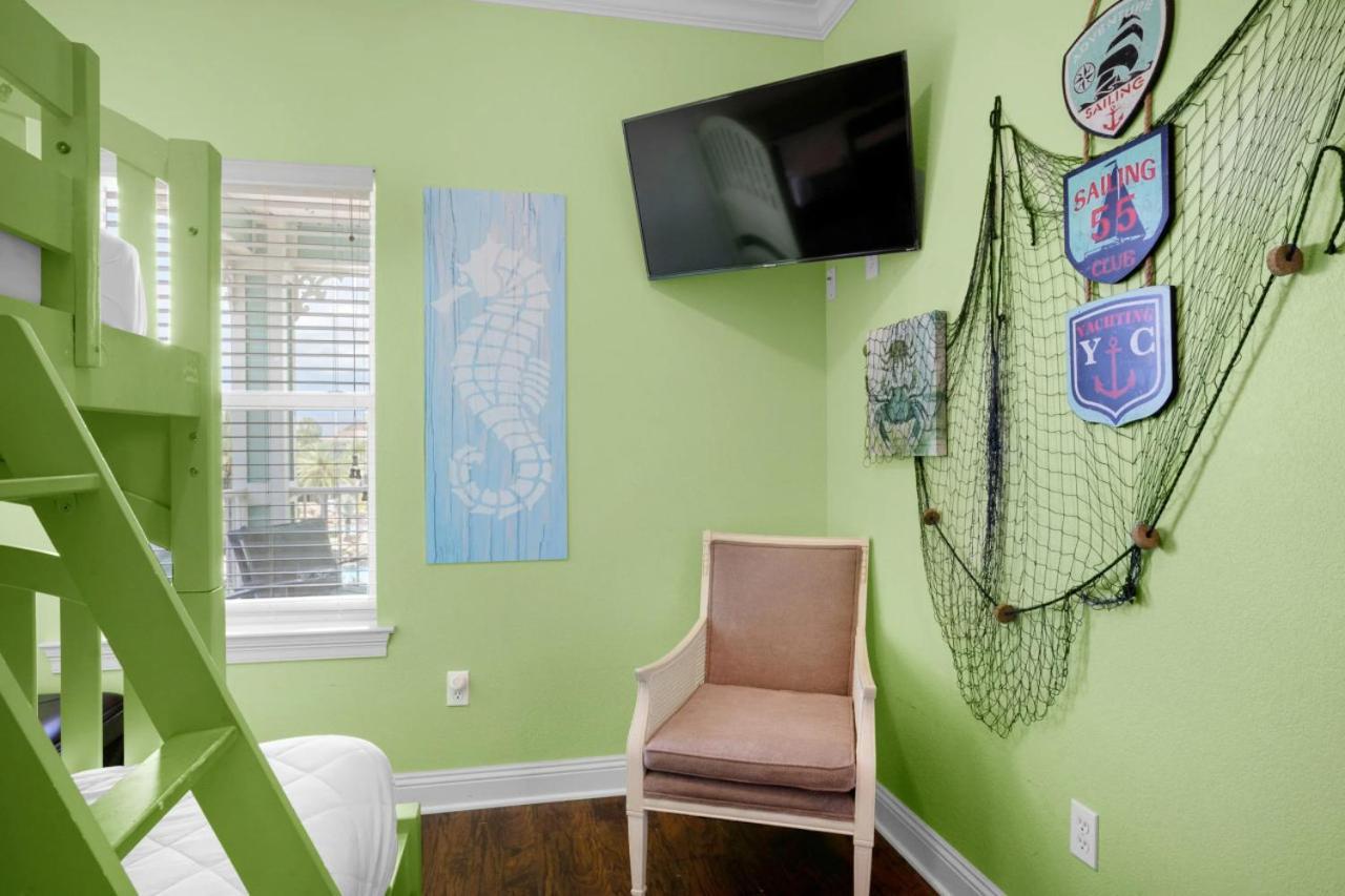 Splish Splash Pet Friendly Pool View Destin