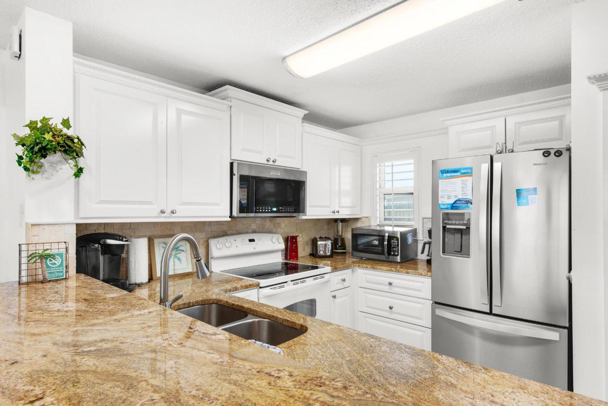Apartment Leeward Key 401