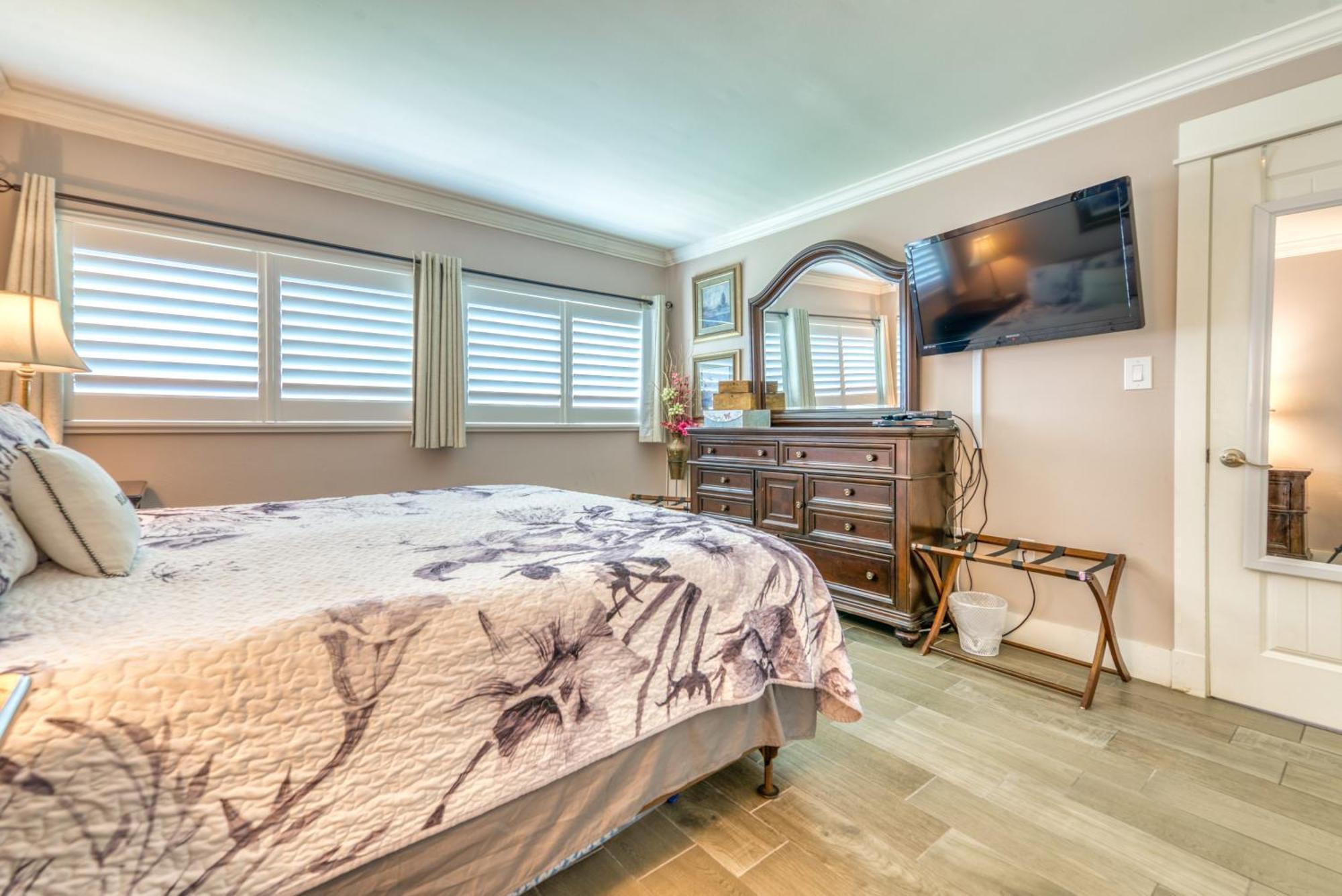 Apartment House B101 - Beachfront With Pool, Wifi, & Service Destin