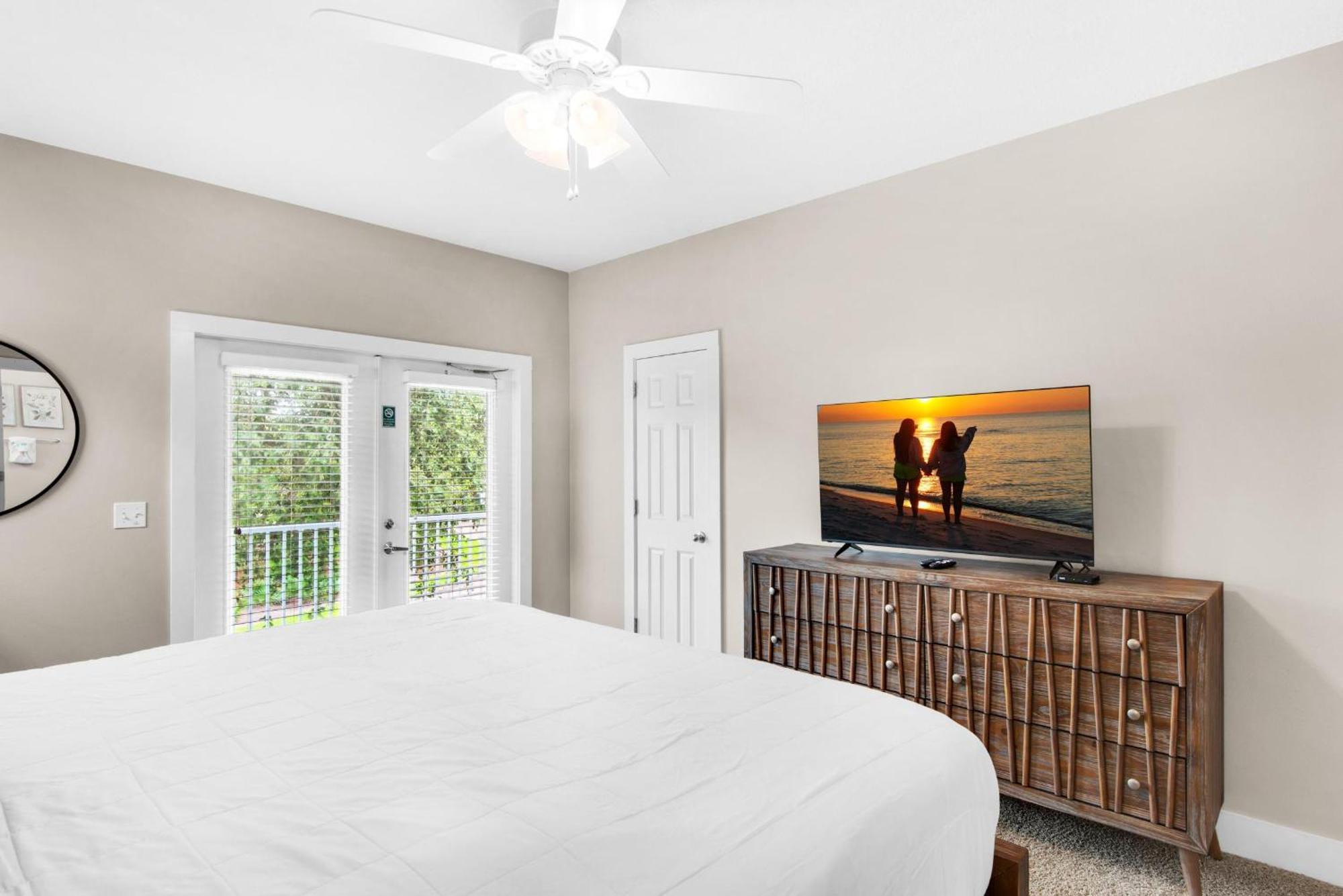 Miramar Manor
