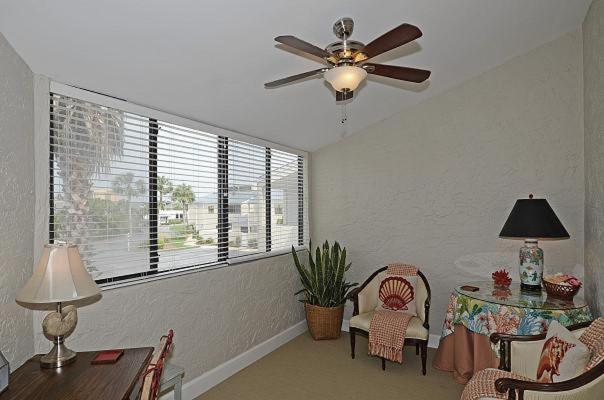 4-10 Shoreline Towers- Free Setup Destin