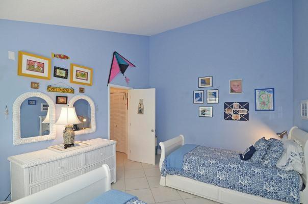 4-10 Shoreline Towers- Free Setup Holiday home *