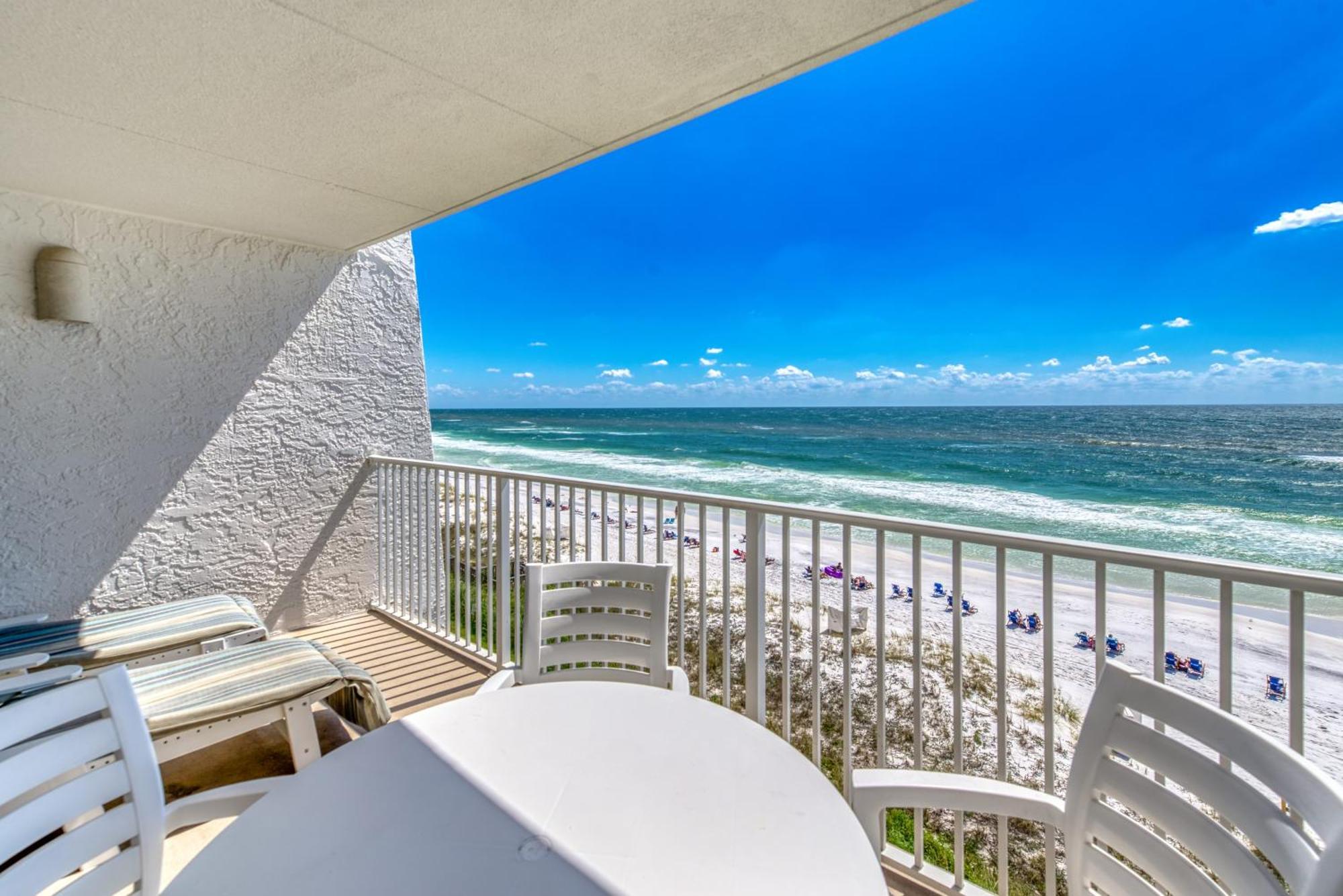 House B402 - Beachfront With Pool, Wifi, & Service Apartment *