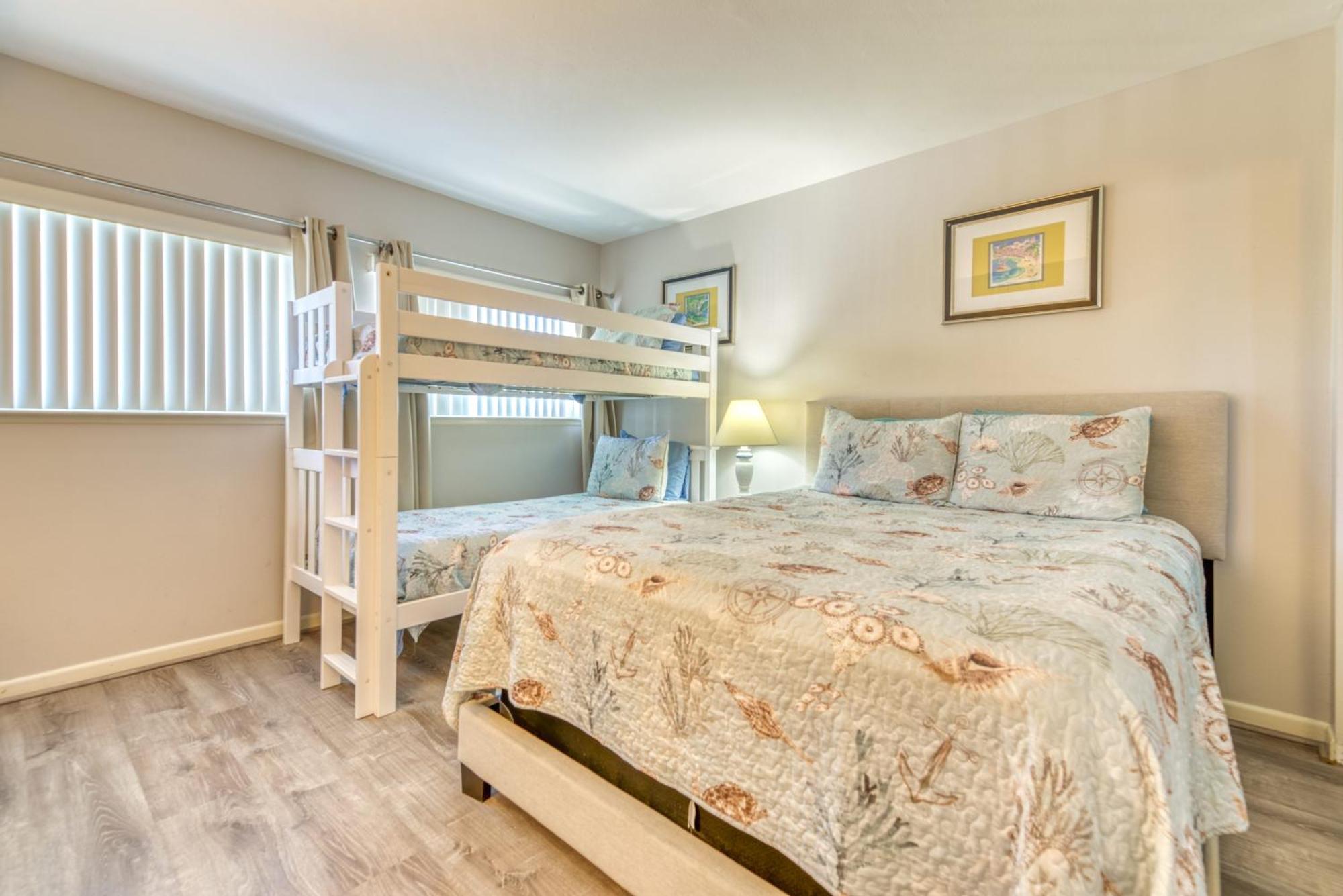 House B402 - Beachfront With Pool, Wifi, & Service Apartment Destin