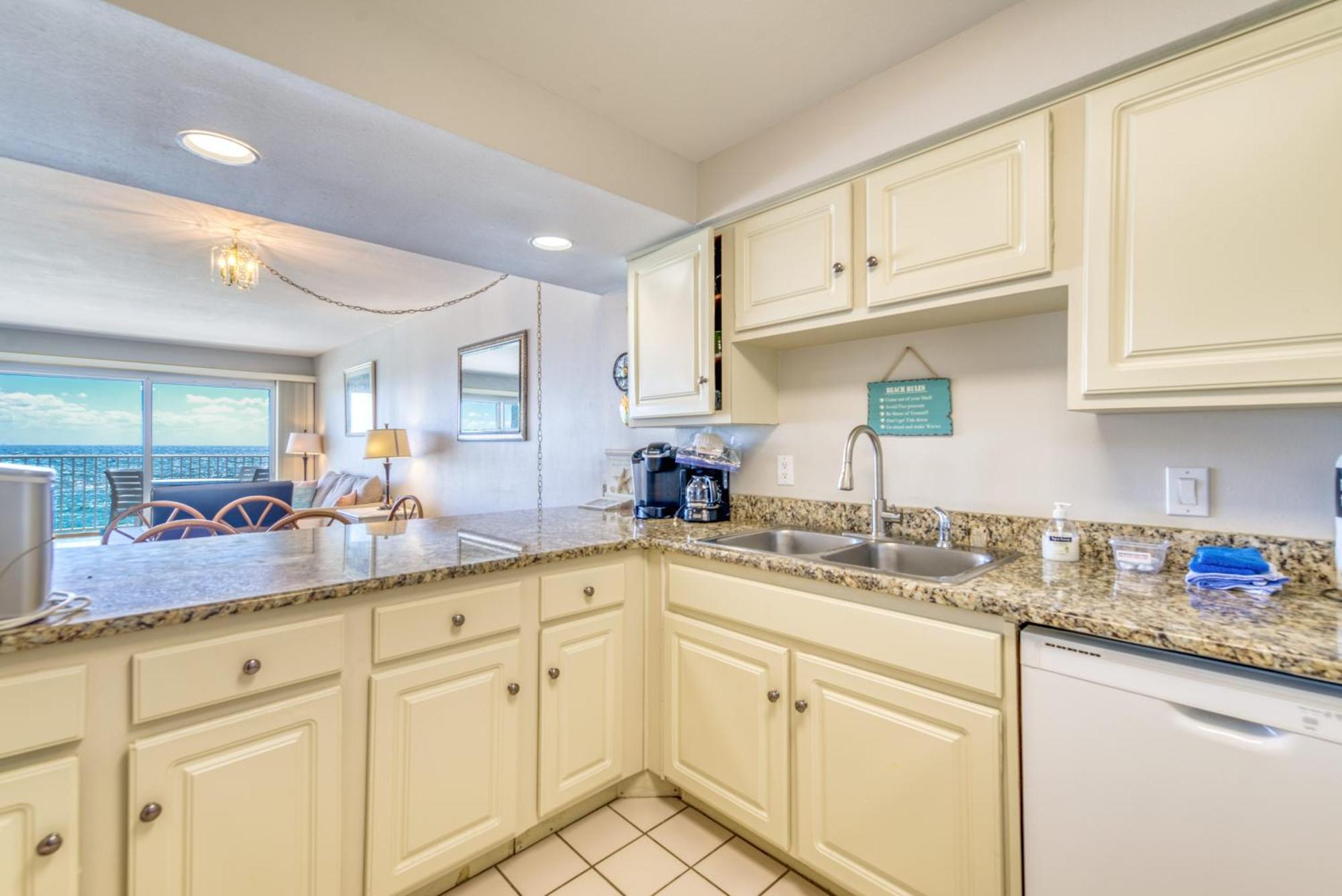 House B402 - Beachfront With Pool, Wifi, & Service Apartment *