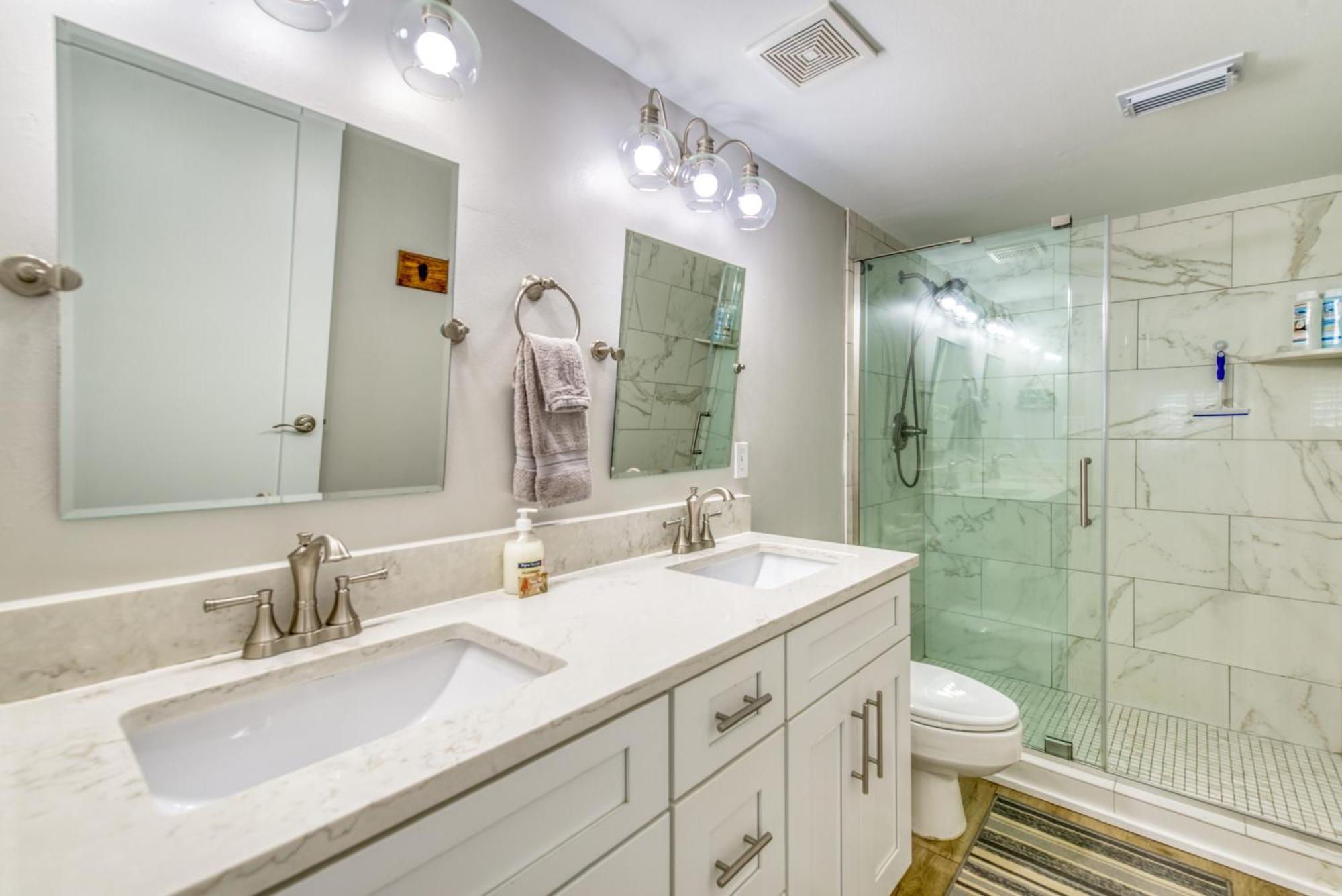 Apartment House C301 - Beachfront With Pool, Wifi, & Service