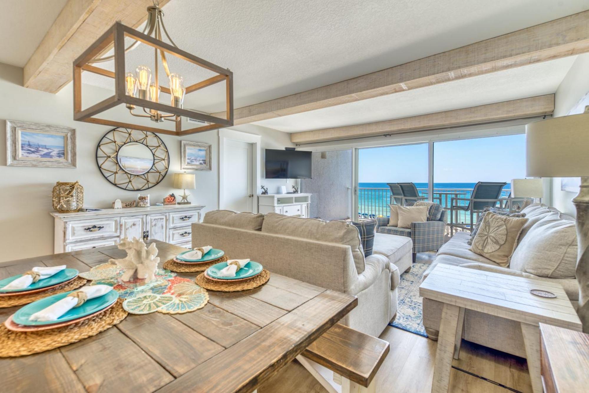 Apartment House C301 - Beachfront With Pool, Wifi, & Service *