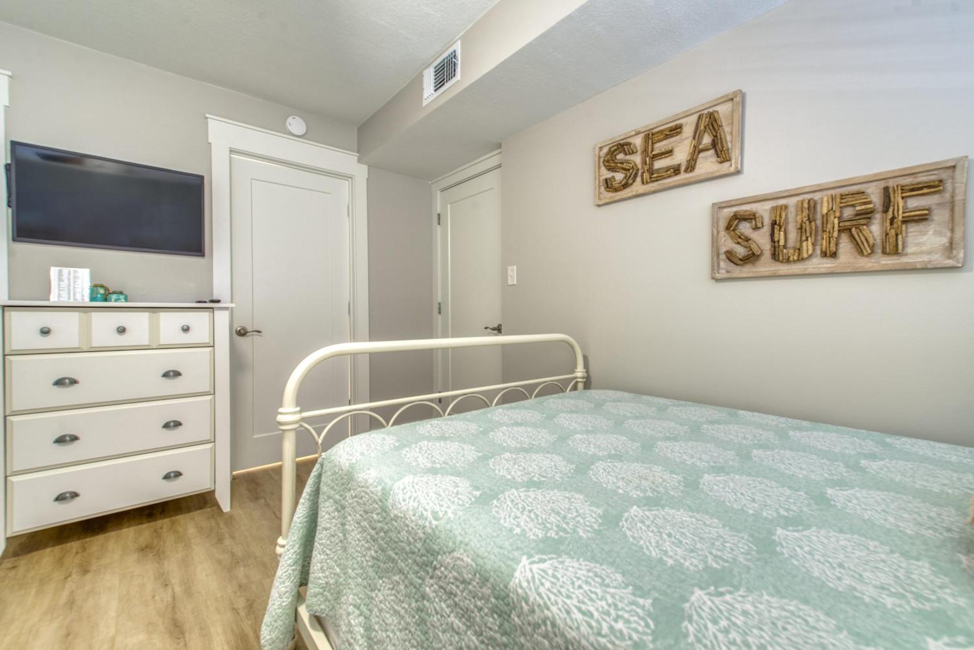 House C301 - Beachfront With Pool, Wifi, & Service * Destin