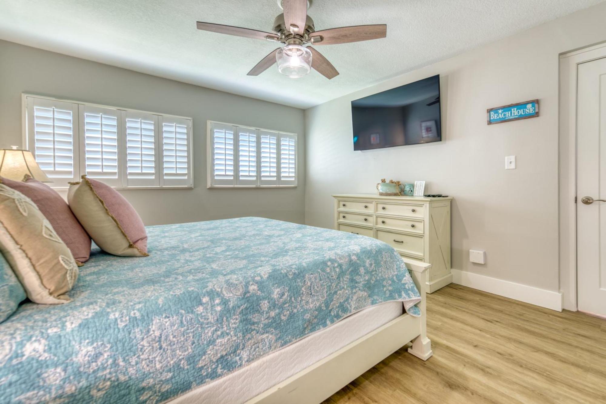 House C301 - Beachfront With Pool, Wifi, & Service