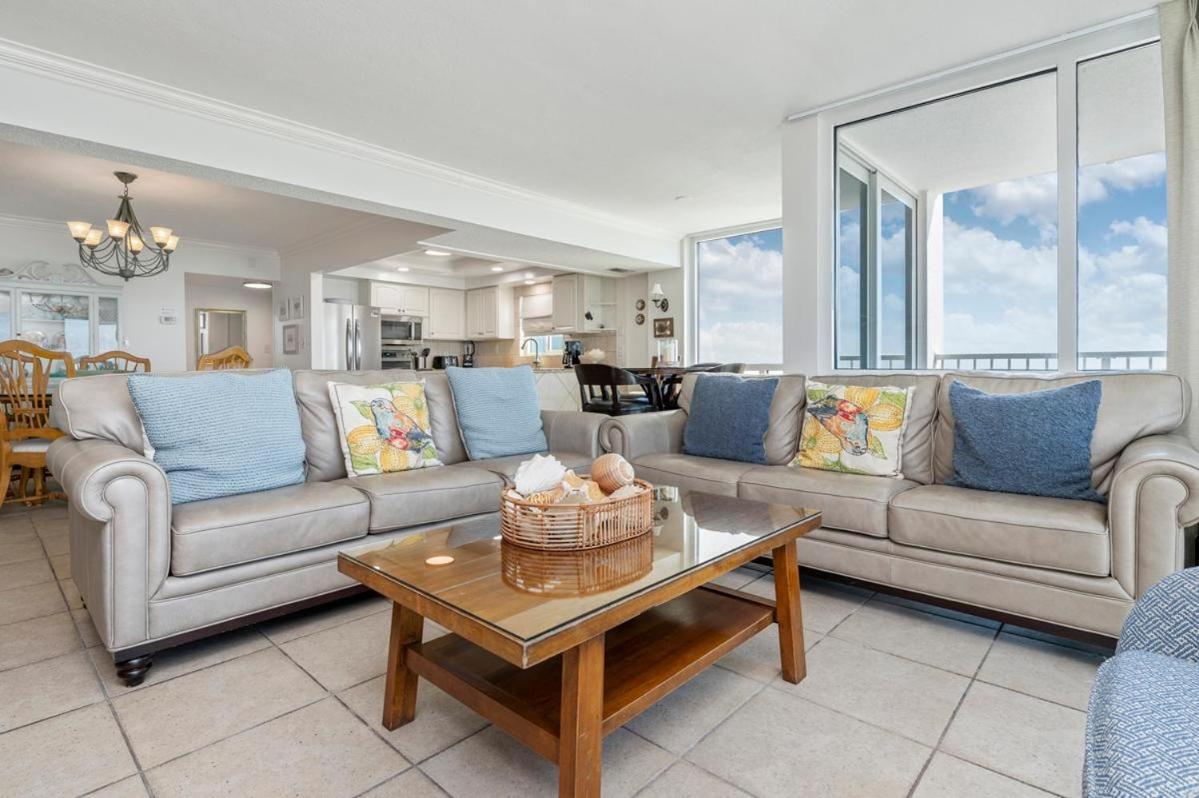 2036 - Shoreline Towers Beachfront Free Setup * Destin
