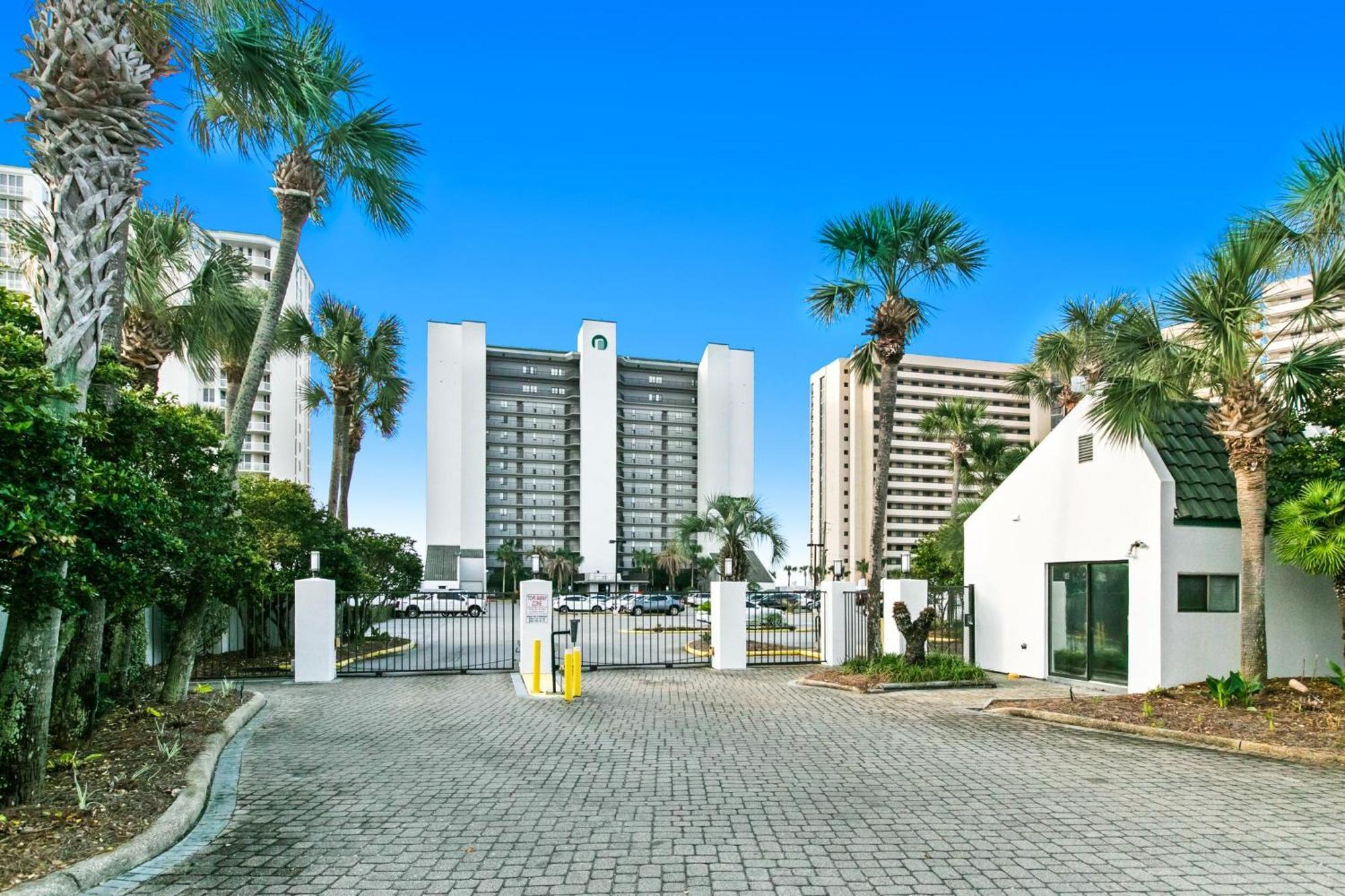 Emerald Towers 0302 * Destin