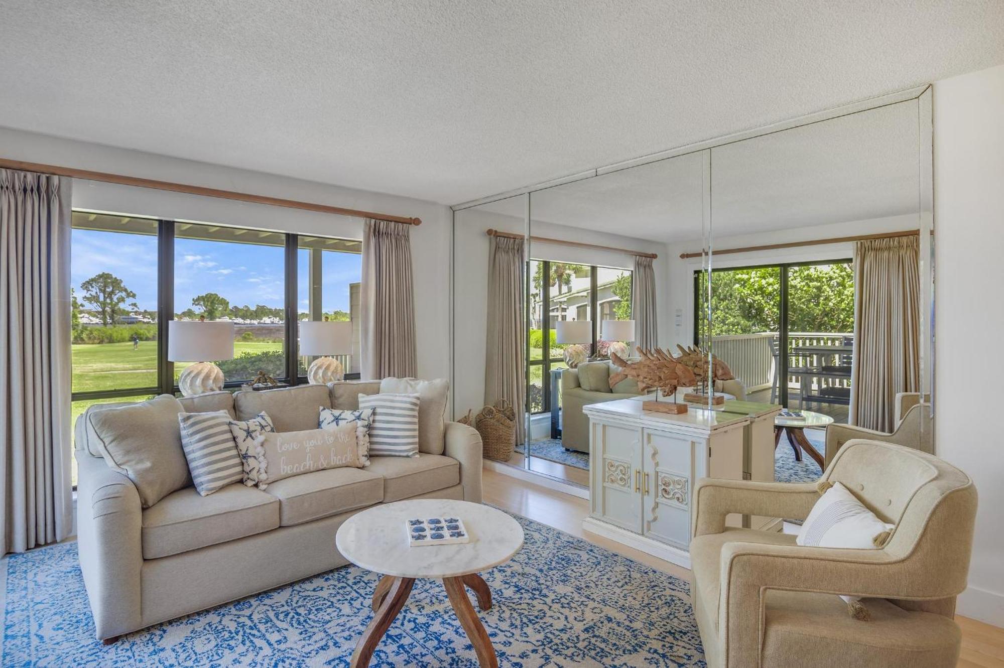 Holiday home 819 Harbour Point 'steel Magnolia On The Bay' *