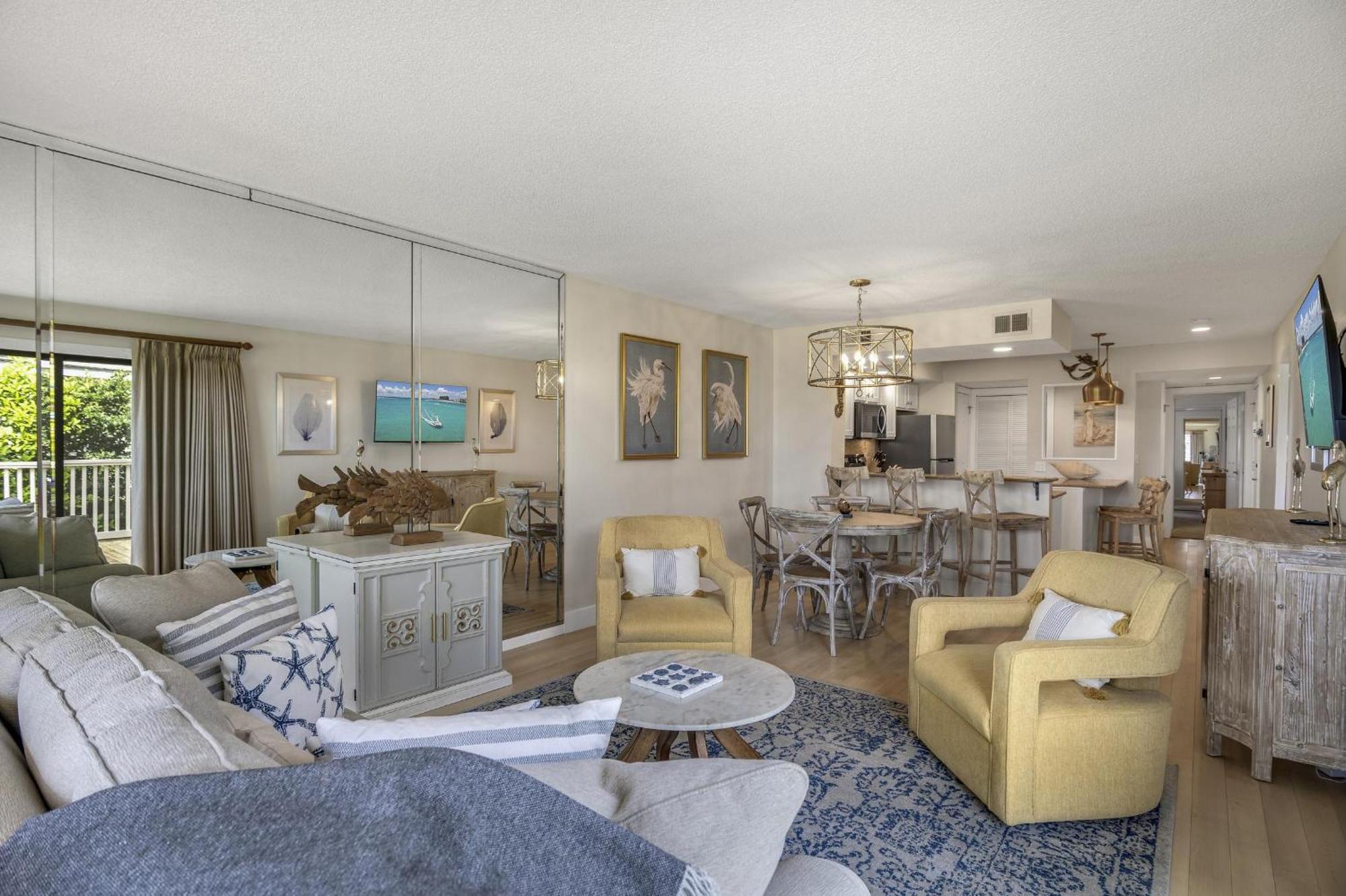 Holiday home 819 Harbour Point 'steel Magnolia On The Bay' Destin