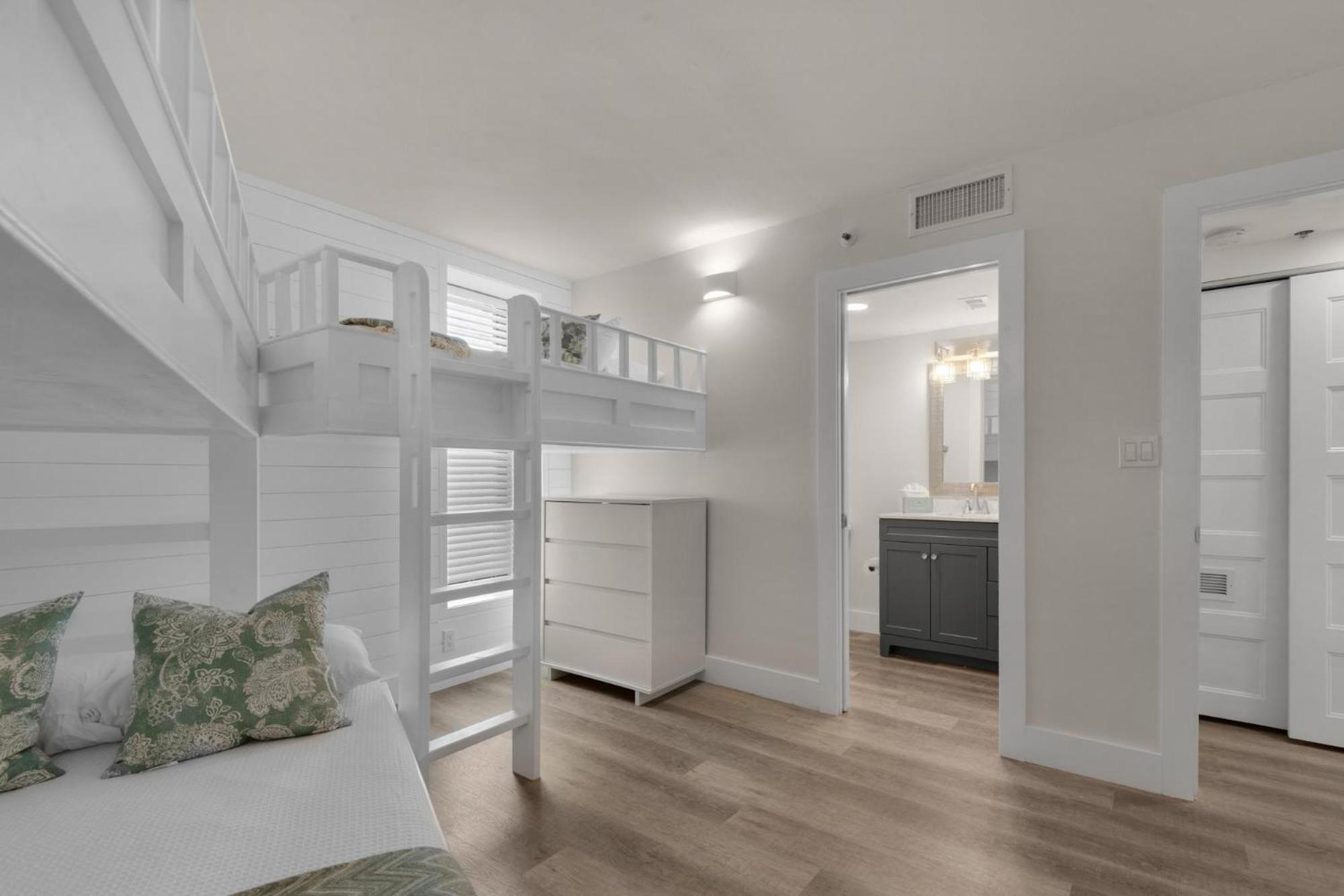 Holiday home Beachside One - Unit 4067