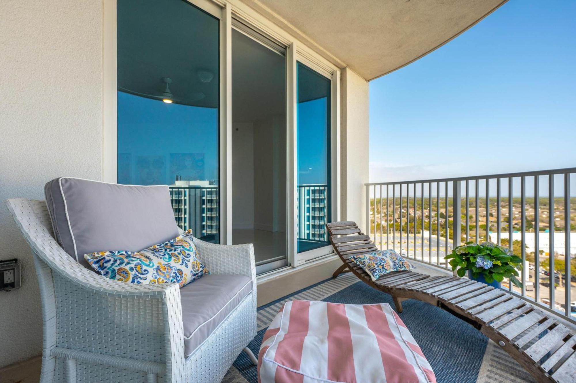 Palms #21207 Jr. 2br Penthouse Holiday home *