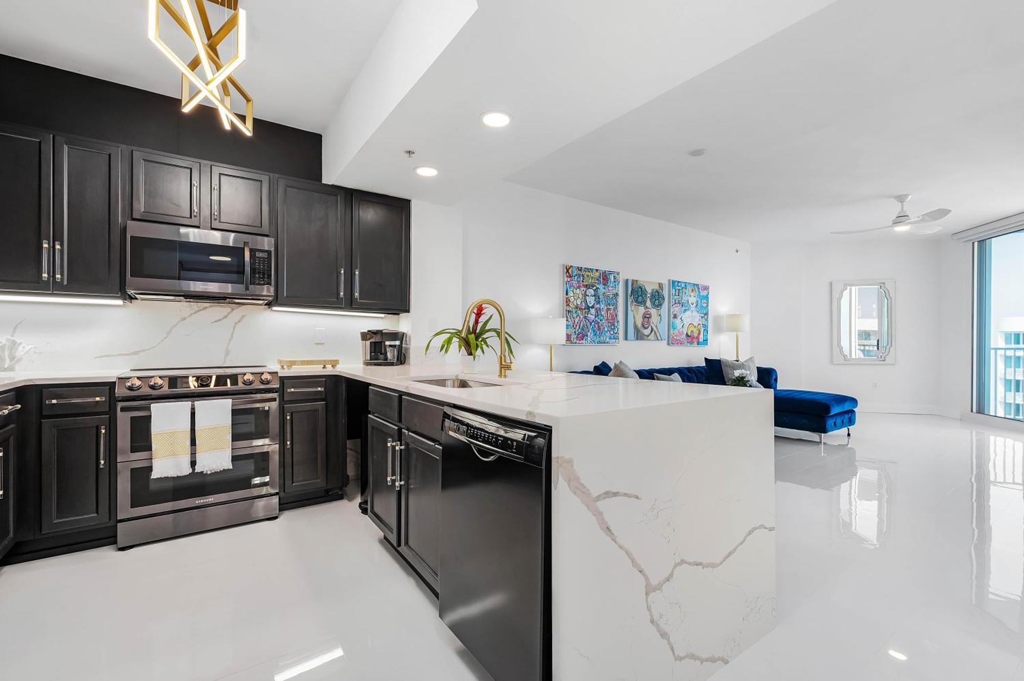 Palms #21207 Jr. 2br Penthouse