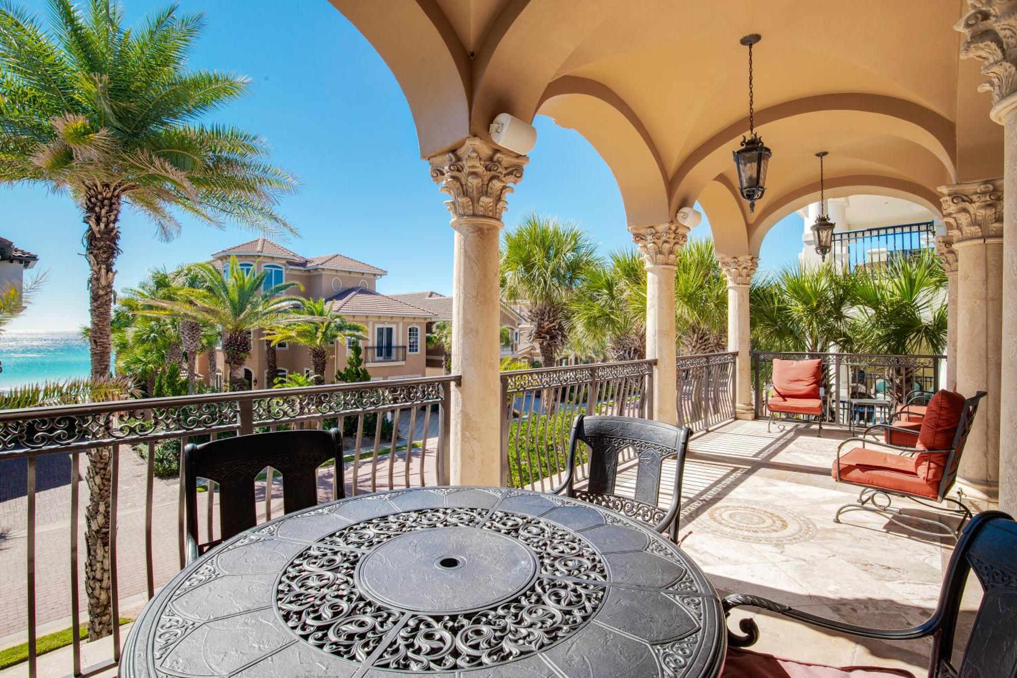 Views, Rooftop Deck, Outdoor Kitchen, Holiday home *