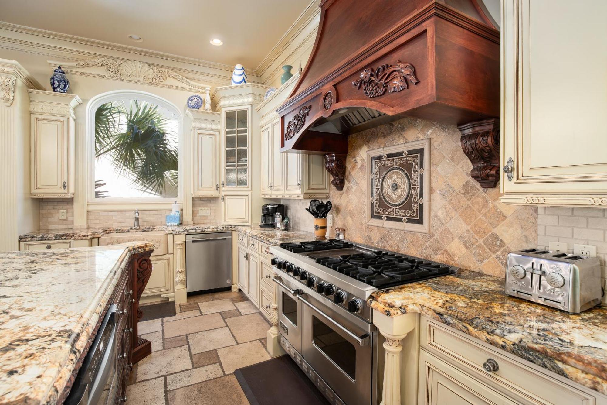 Views, Rooftop Deck, Outdoor Kitchen, Holiday home