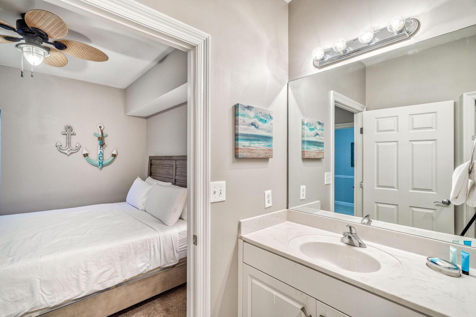 Holiday home Sterling Shores Penthouse 6