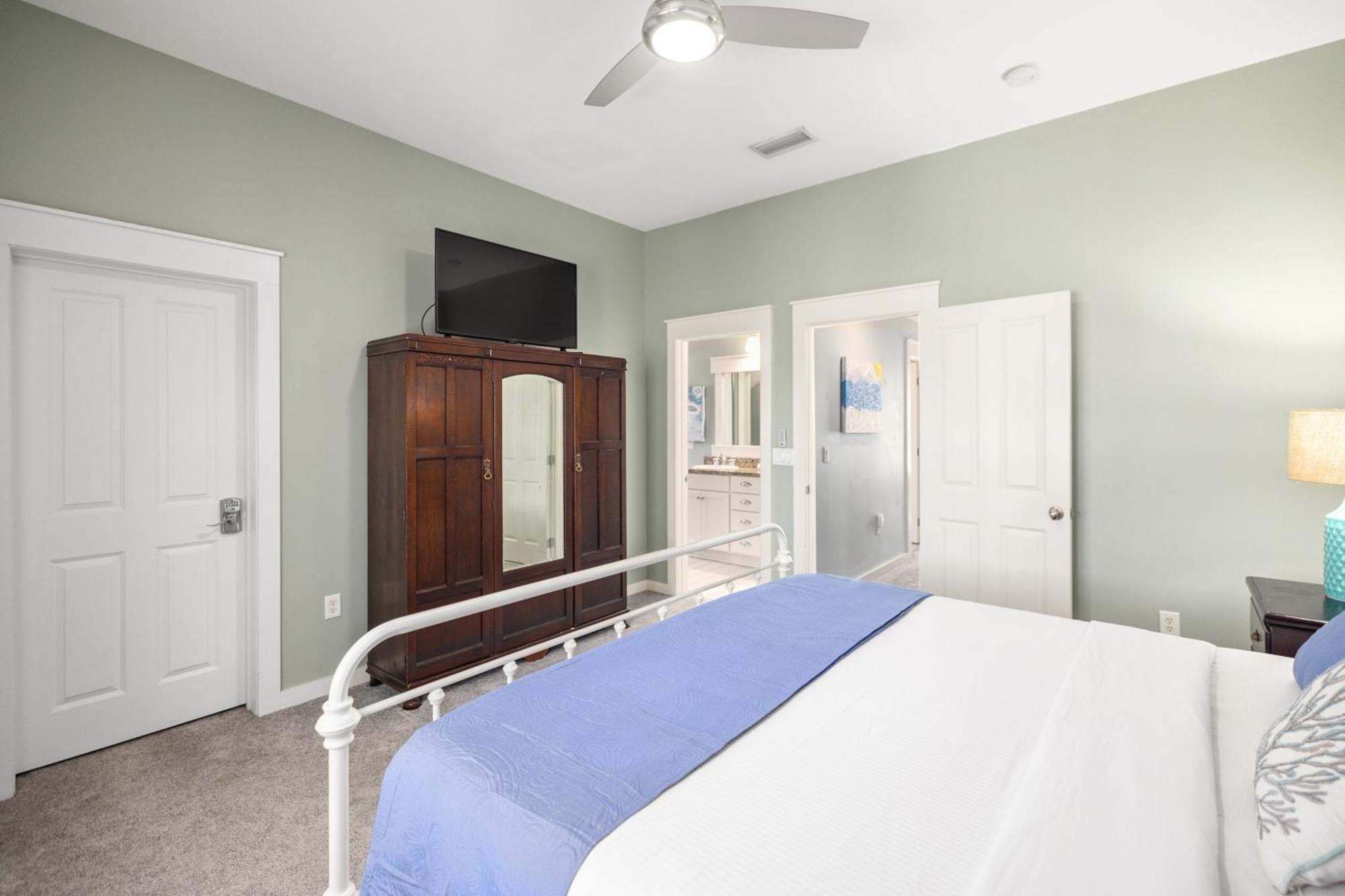 1366 Laurel Grove *