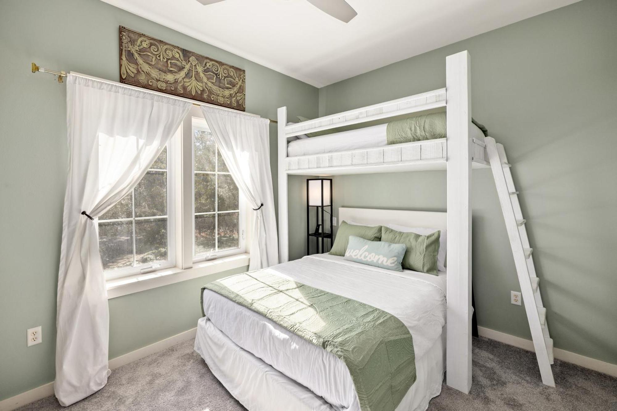 1366 Laurel Grove Holiday home