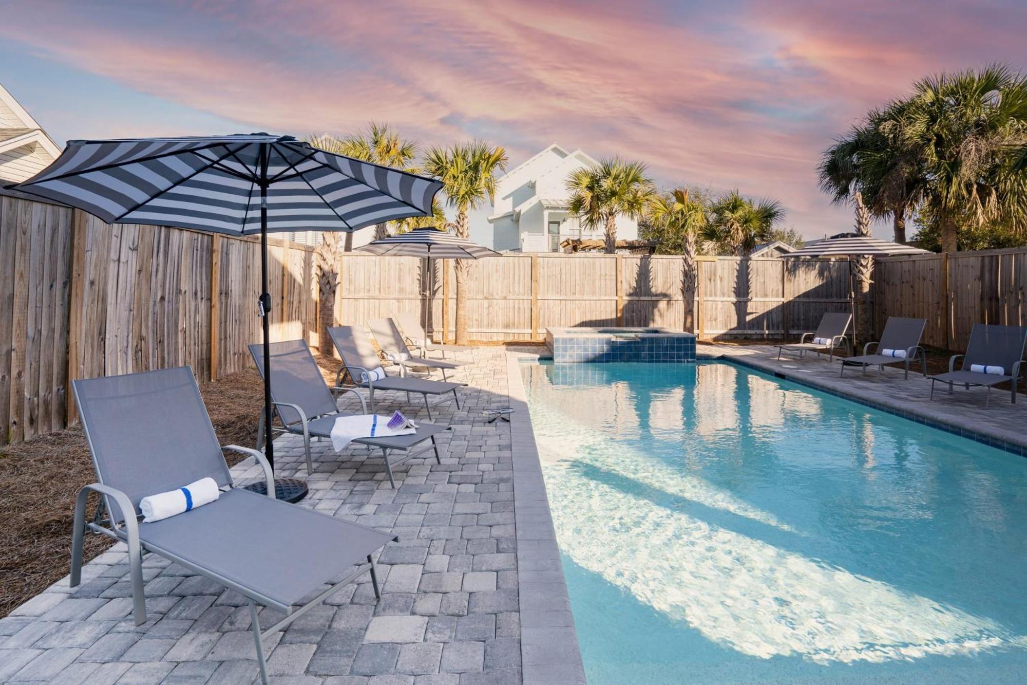 Holiday home Lyle By Avantstay Chic House W Pool Hot Tub Walking Distance To Ocean *