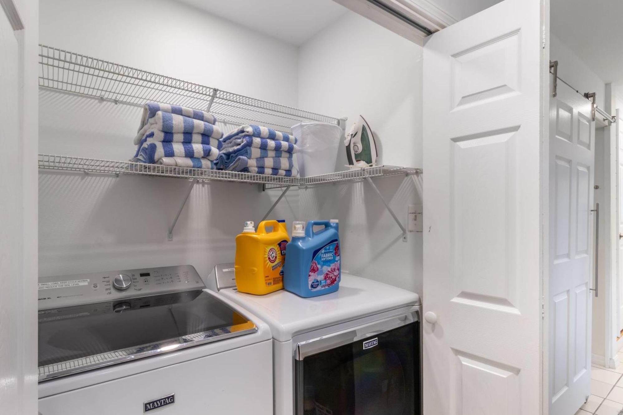 Holiday home Dolphin By Avantstay 2 Mins Walk To W Pool Large Outdoor Entertaining Area Destin