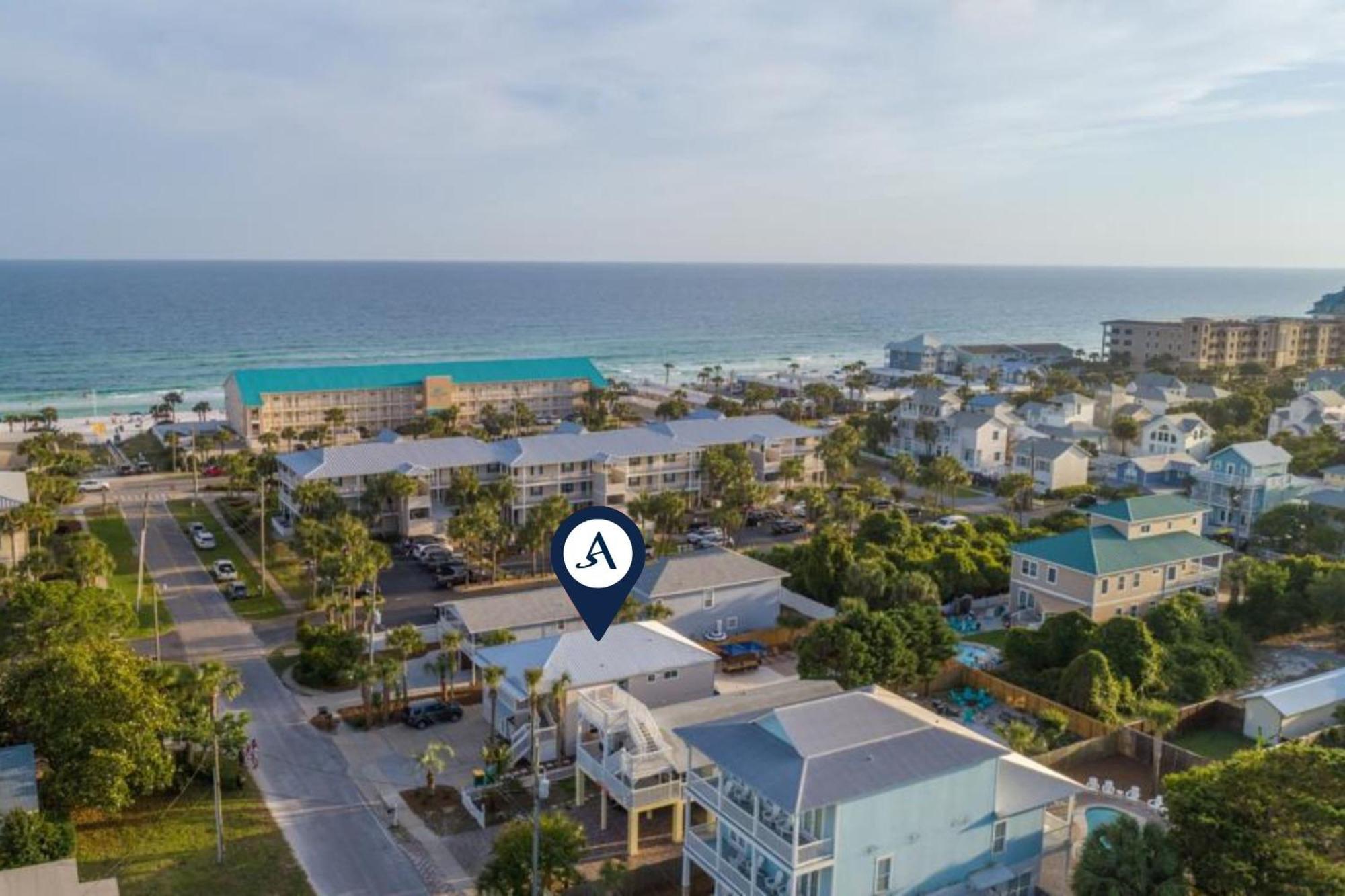 Holiday home Dolphin By Avantstay 2 Mins Walk To W Pool Large Outdoor Entertaining Area Destin
