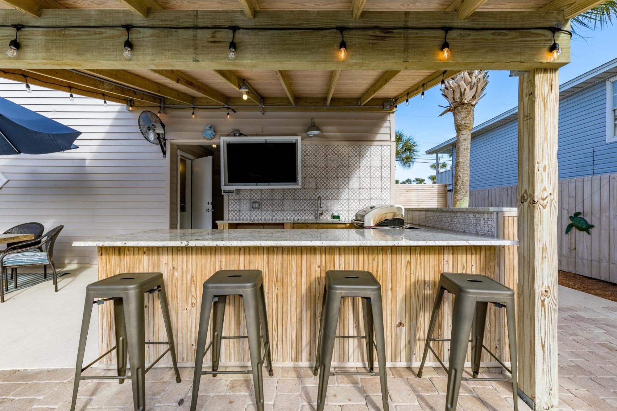 Dolphin By Avantstay 2 Mins Walk To W Pool Large Outdoor Entertaining Area Holiday home Destin