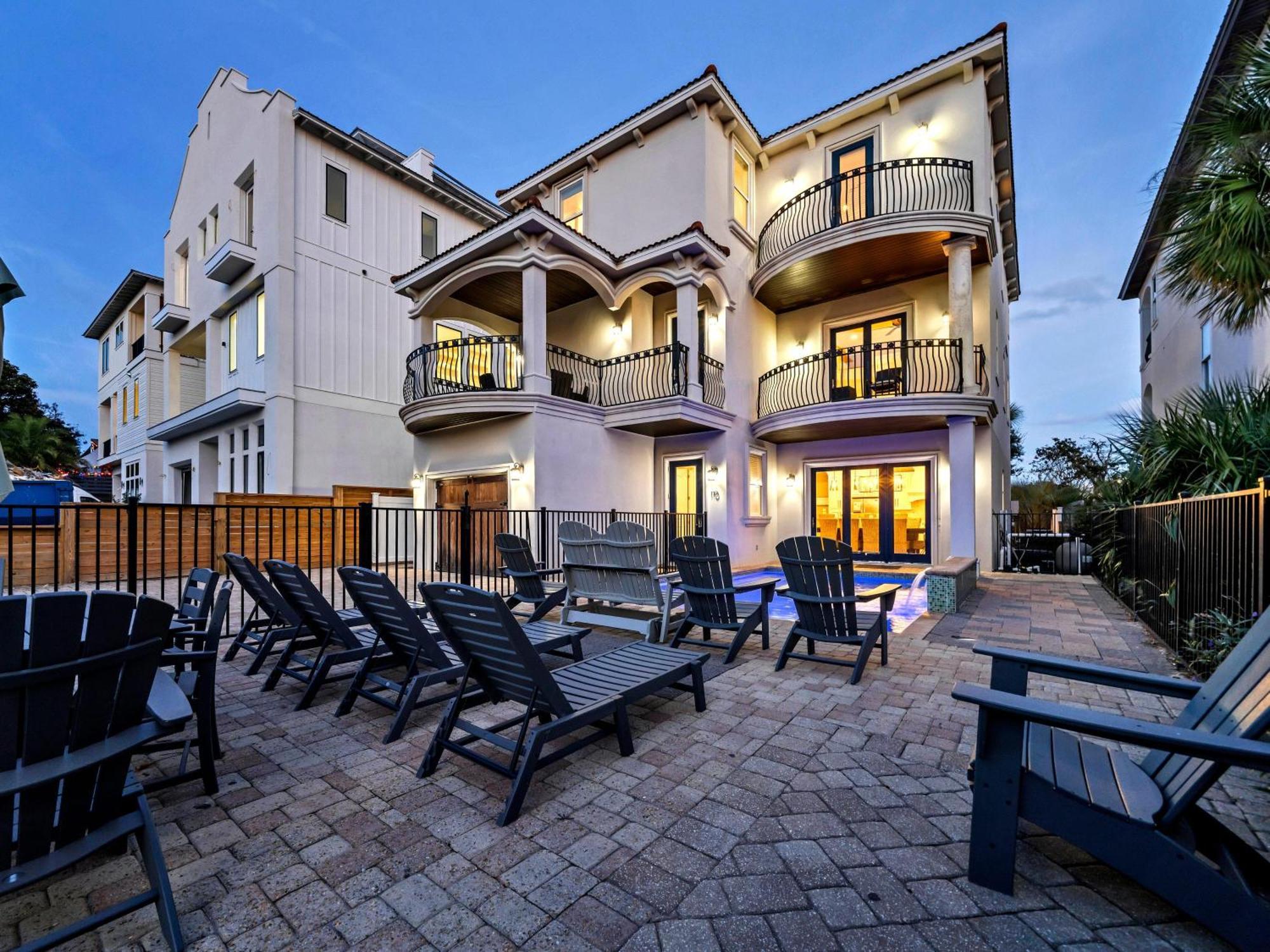 Holiday home The Adonis Destin