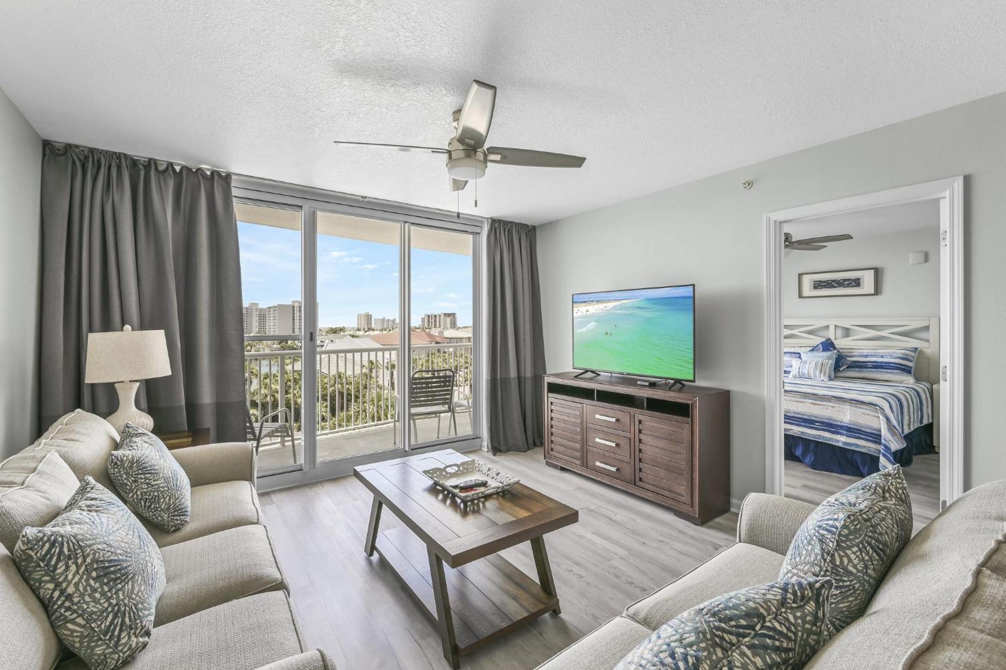 Terrace At Pelican Resort, Pools, Hot Tubs, In The Heart Of Apartment