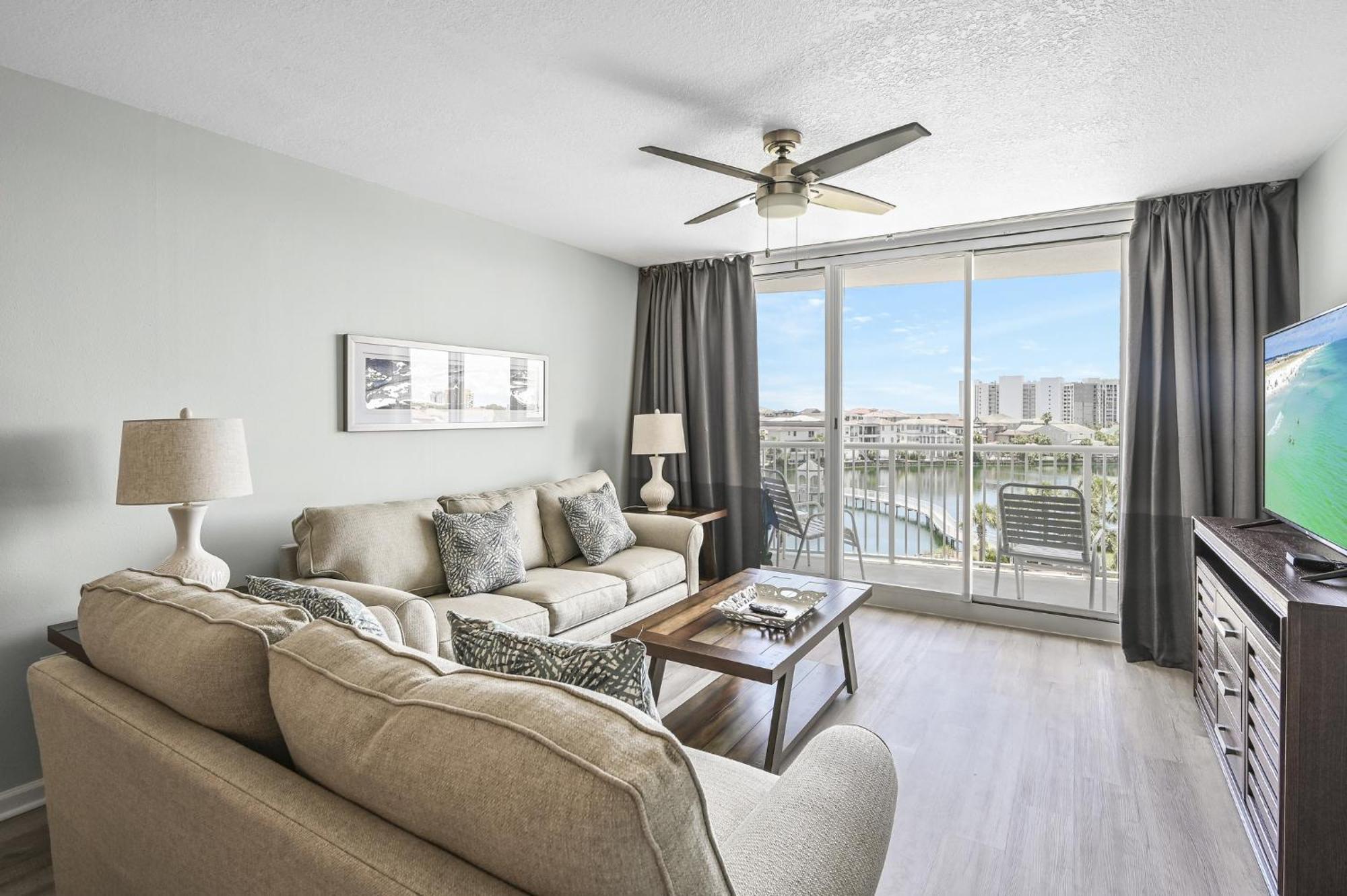 Terrace At Pelican Resort, Pools, Hot Tubs, In The Heart Of Apartment Destin