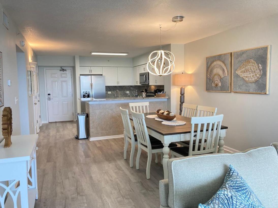 Apartment Terrace At Pelican Resort, Pools, Hot Tubs, In The Heart Of *