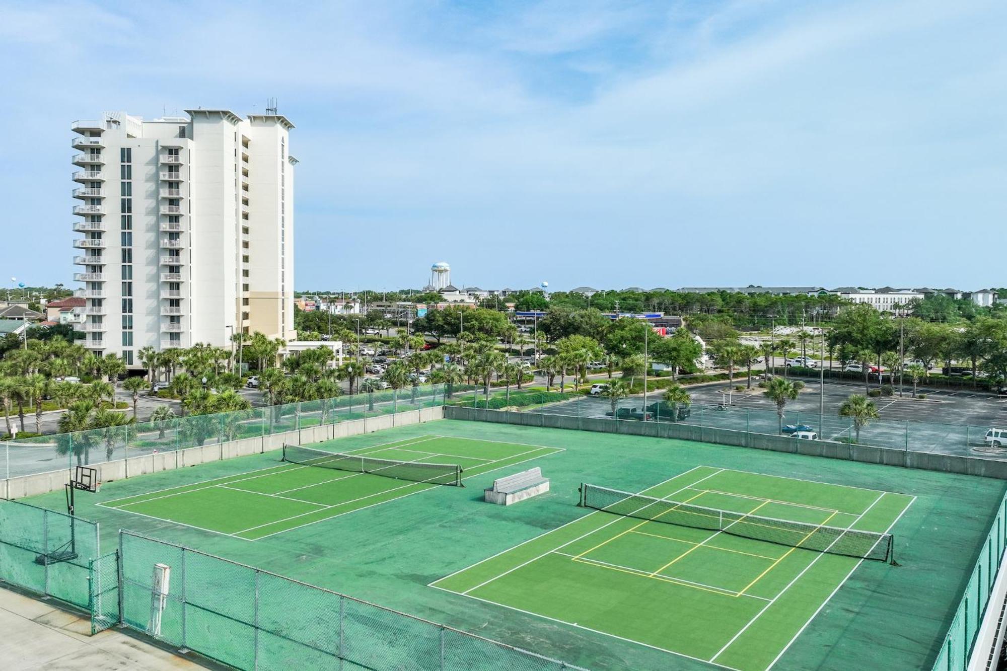 Apartment Terrace At Pelican Resort, Pools, Hot Tubs, In The Heart Of Destin