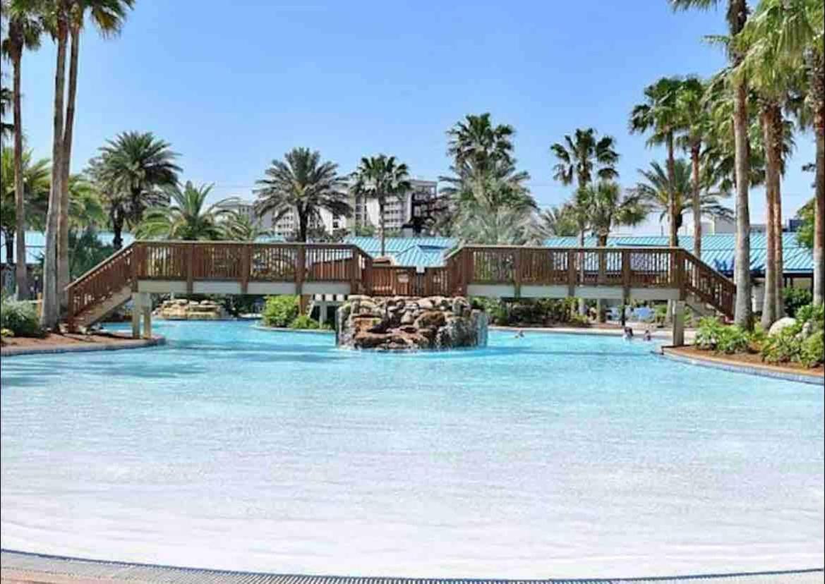 5 Star 6th Fl 2br 2 Bath King Shuttle Pools Family Holiday home Destin