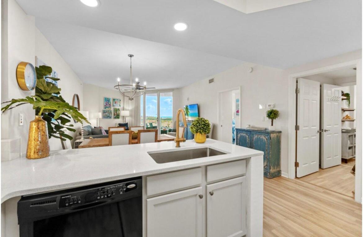 5 Star 6th Fl 2br 2 Bath King Shuttle Pools Family Destin