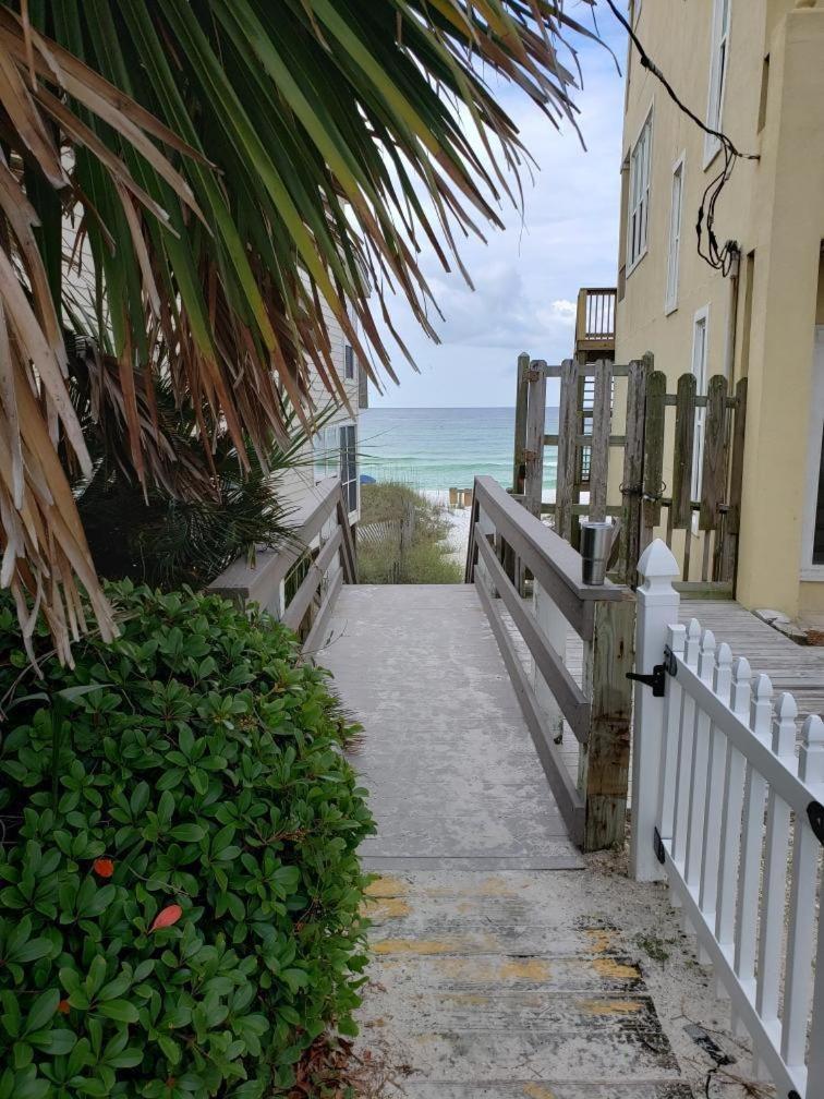 2 B, Three Bedroom Townhome