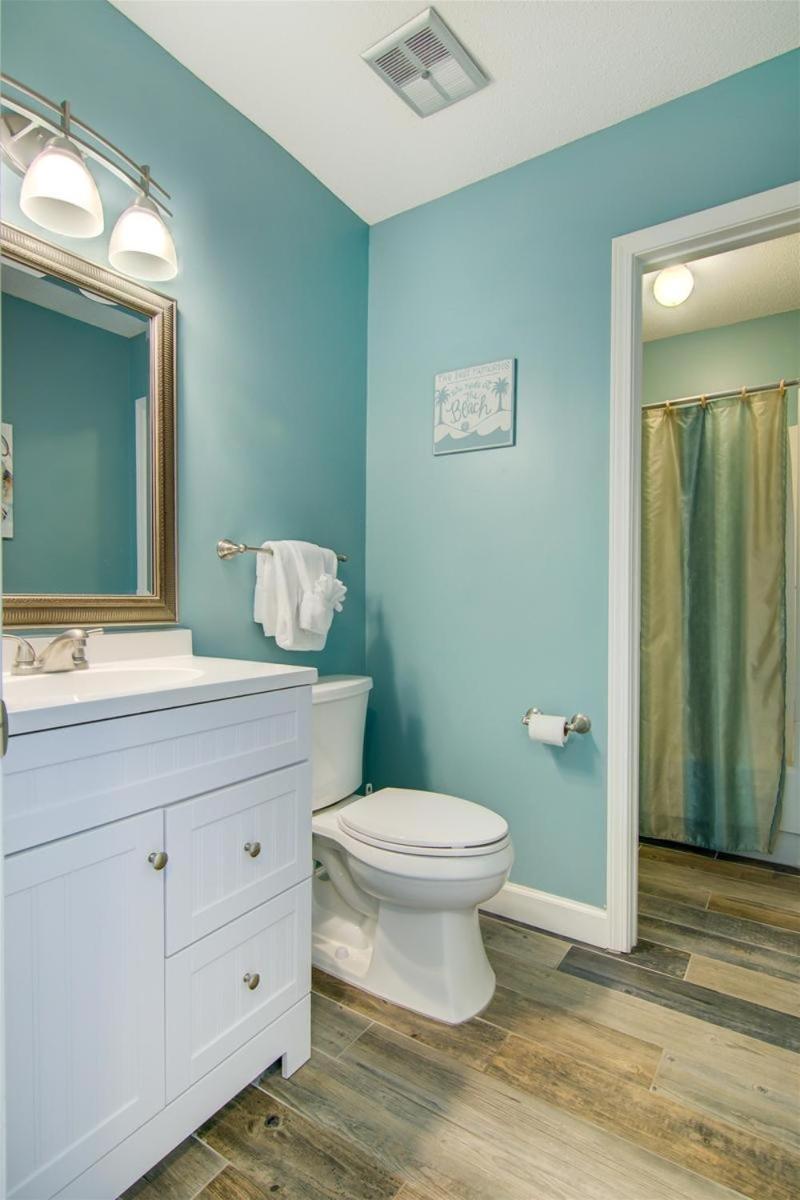 2 B, Three Bedroom Townhome *