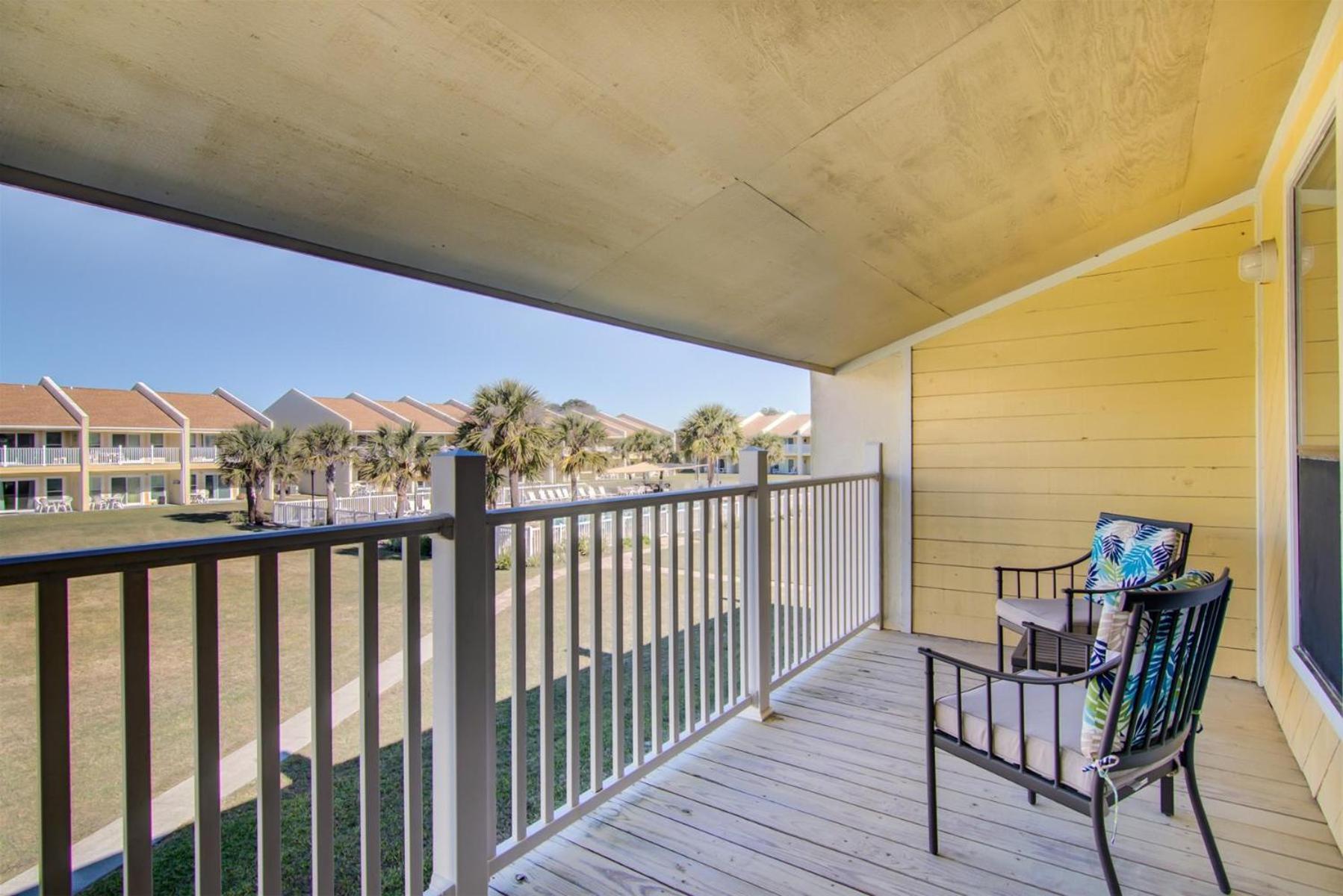 2 B, Three Bedroom Townhome *