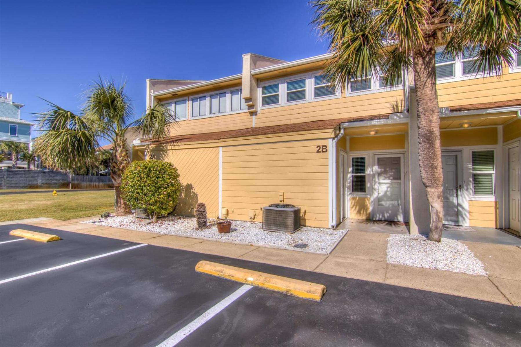 2 B, Three Bedroom Townhome Holiday home