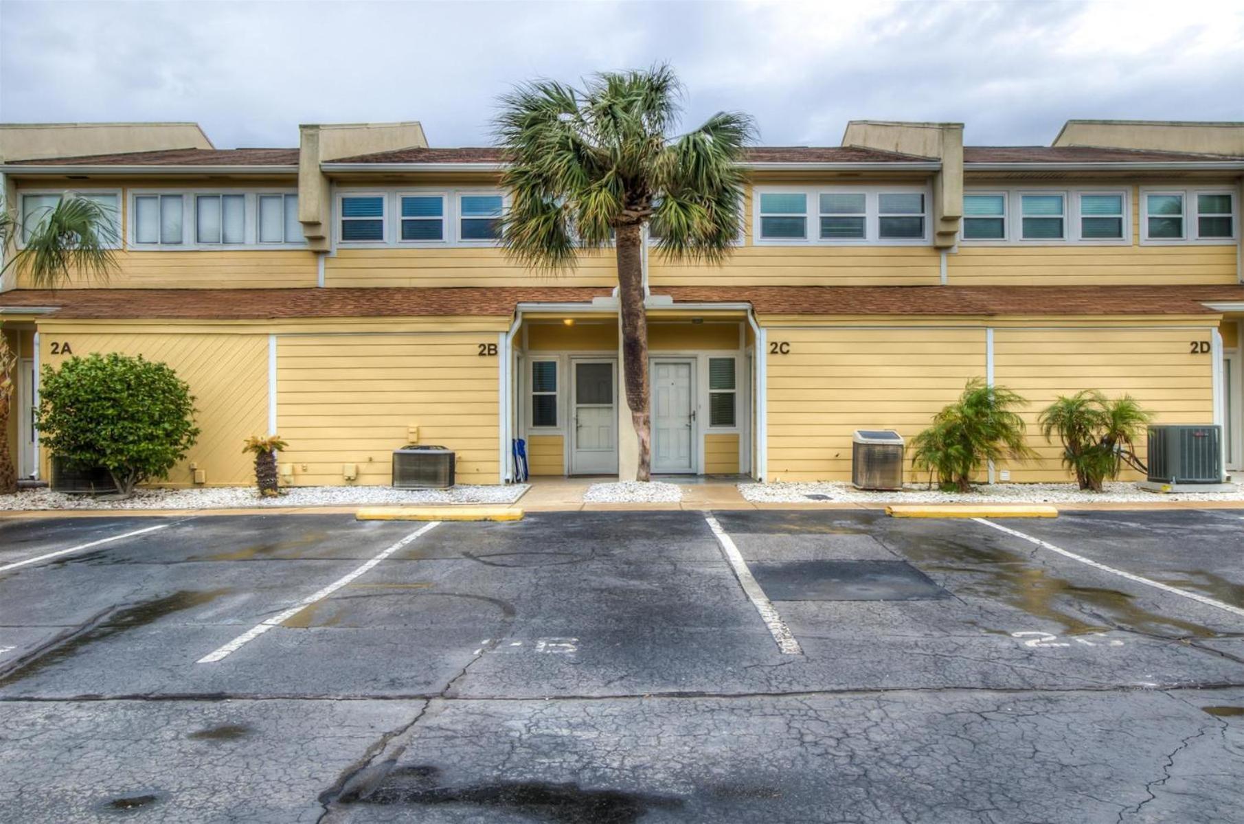2 B, Three Bedroom Townhome *