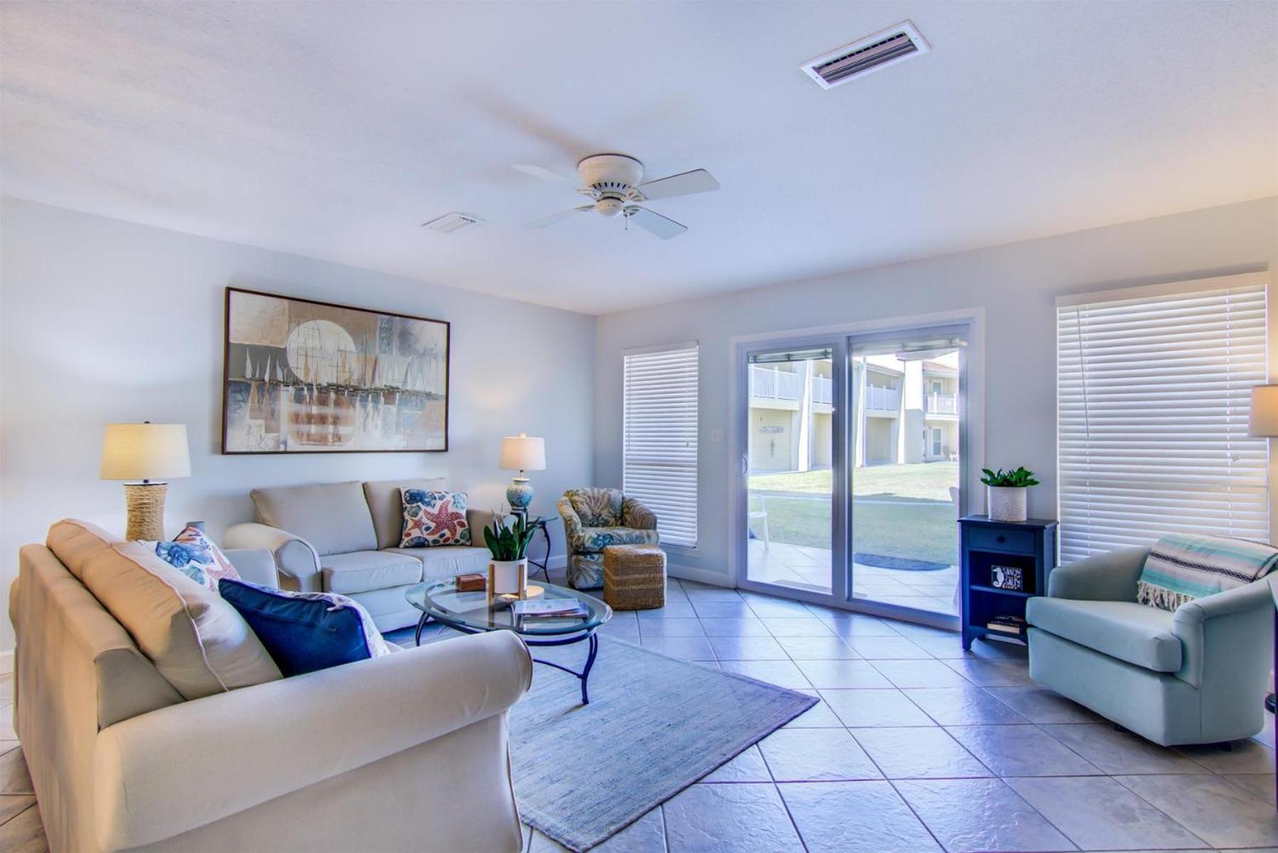 2 B, Three Bedroom Townhome Holiday home *