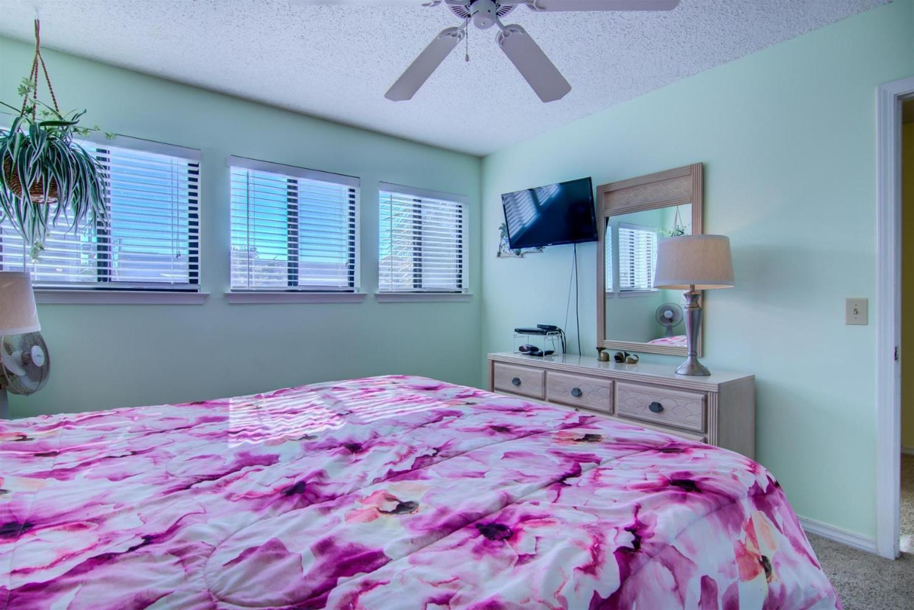 3 A, Three Bedroom Townhome *