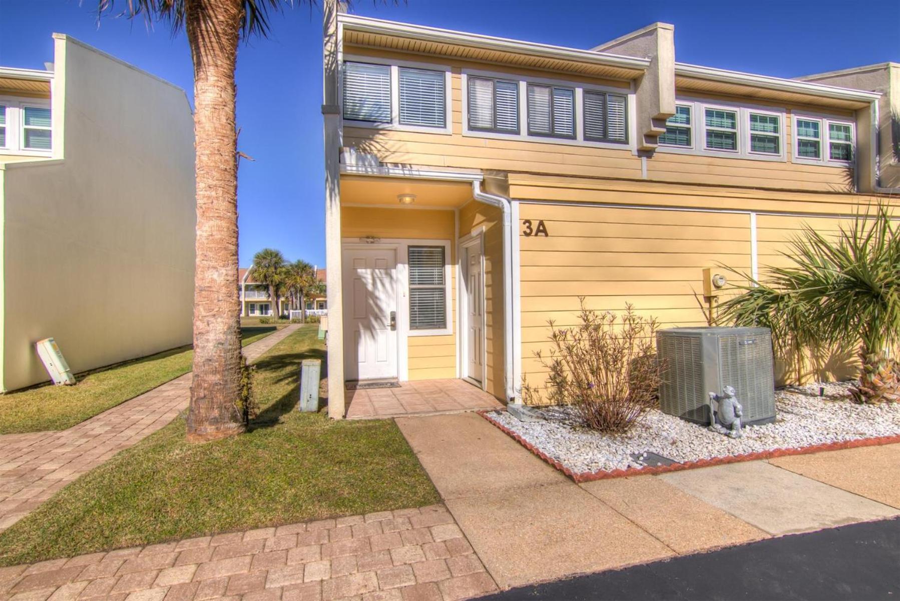 3 A, Three Bedroom Townhome *