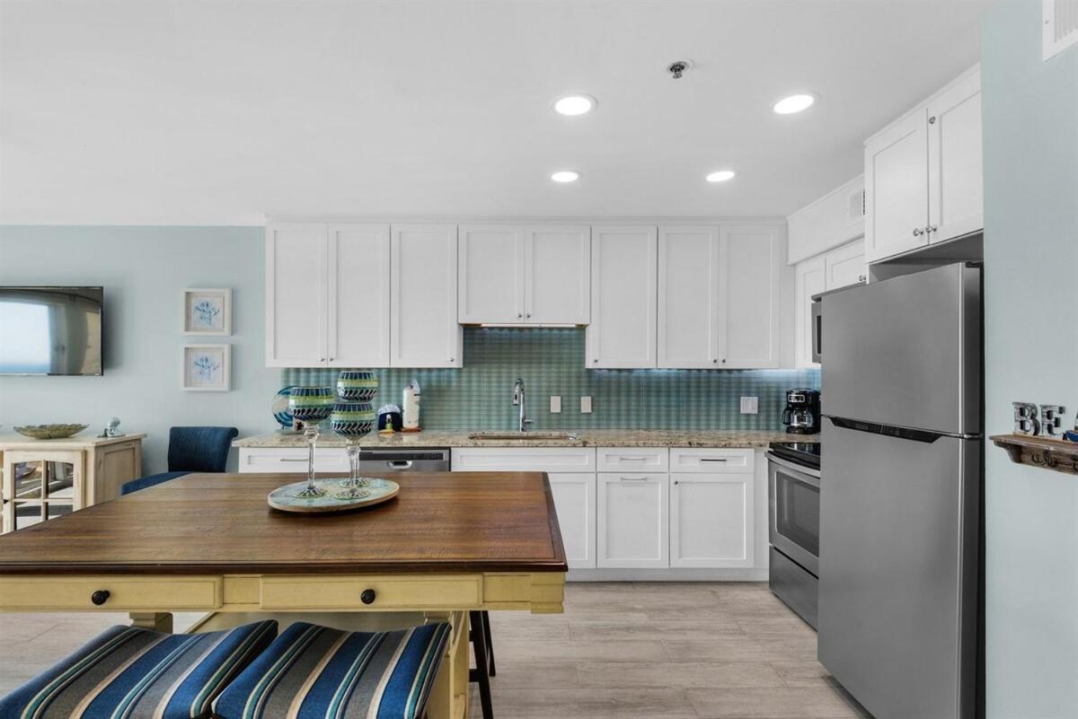 Apartment Crystal Sands 105b *