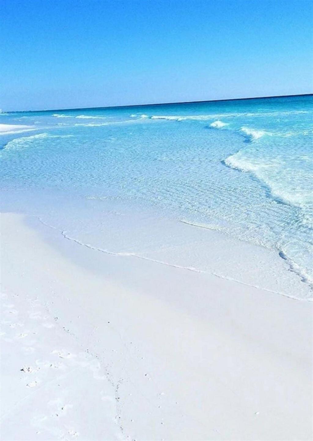 Crescent 116 * Destin
