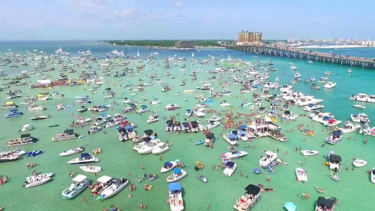 Crescent 116 * Destin