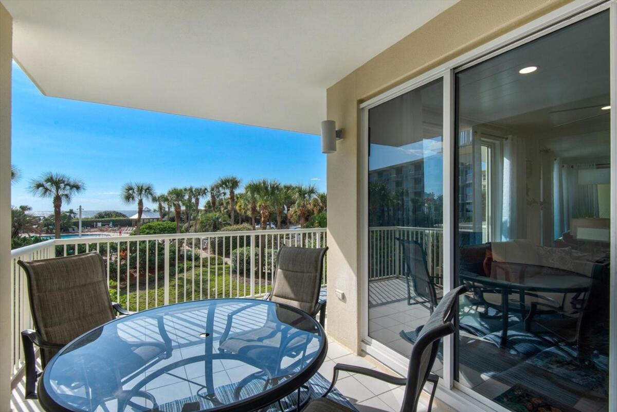 Crescent 116 * Destin